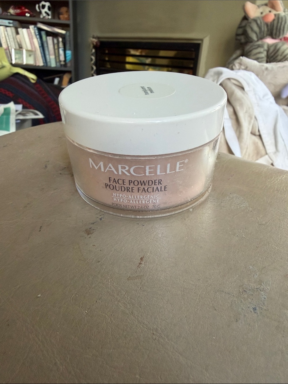 Face Powder - Light/Beige - Hypo-Allergenic Finish Shade Translucent Medium. New